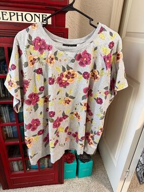 Lane Bryant Gray Floral Short Sleeve Sweatshirt with Pink & Yellow Flowers